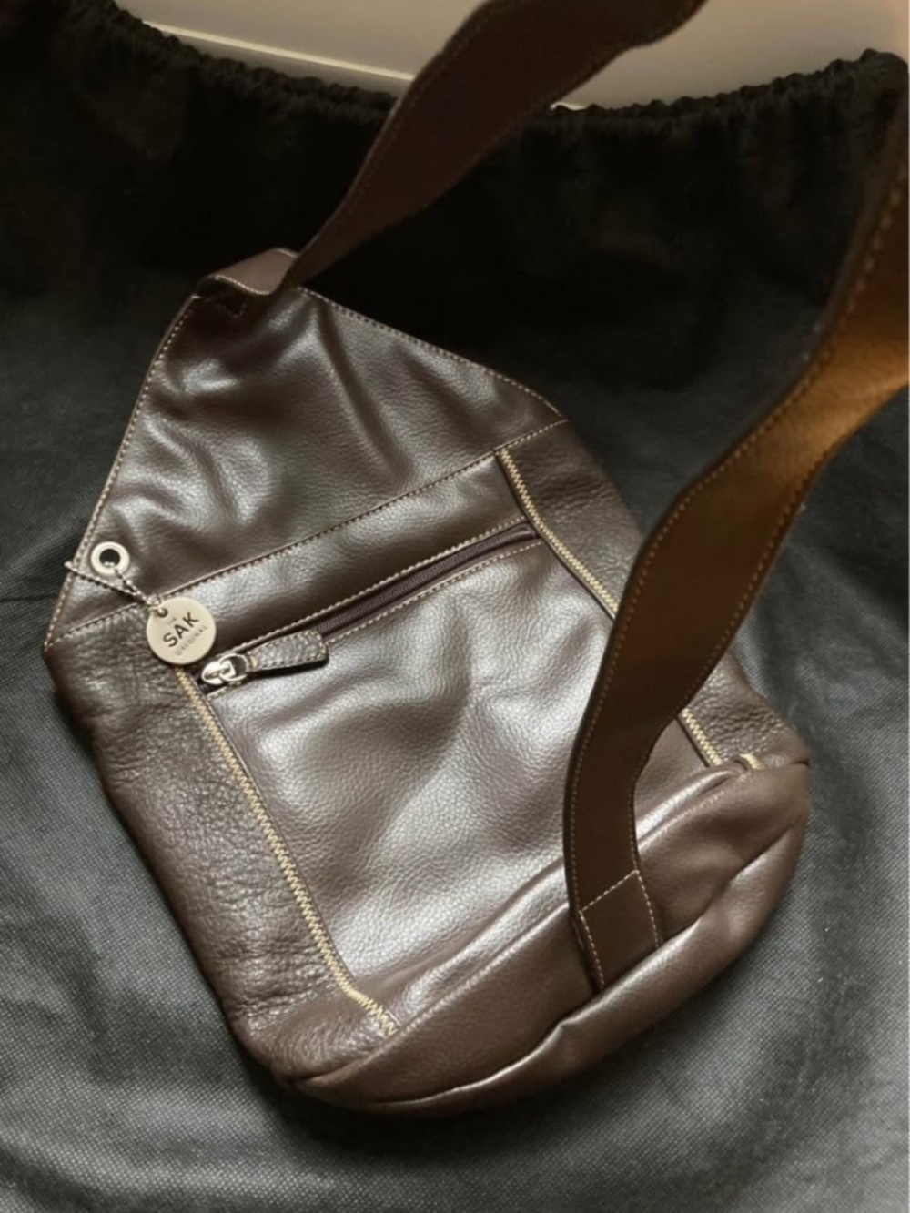 THE SAK vintage brown leather sling bag - Picture 4 of 5